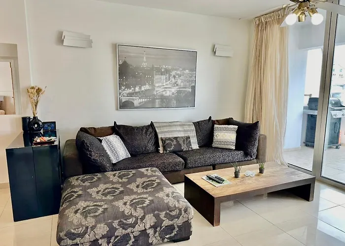 Superb Seaview Flat, Prime Area