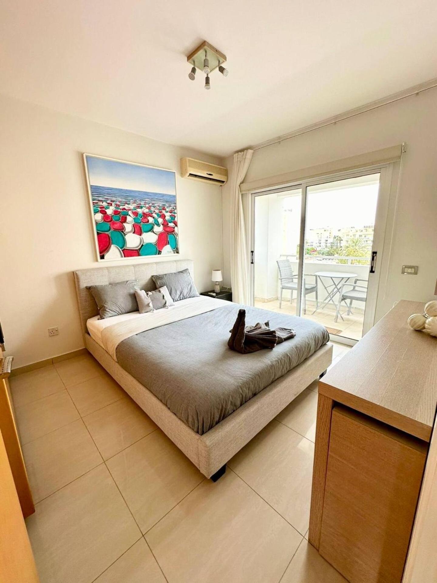 Apartment Superb Seaview Flat, Prime Area
