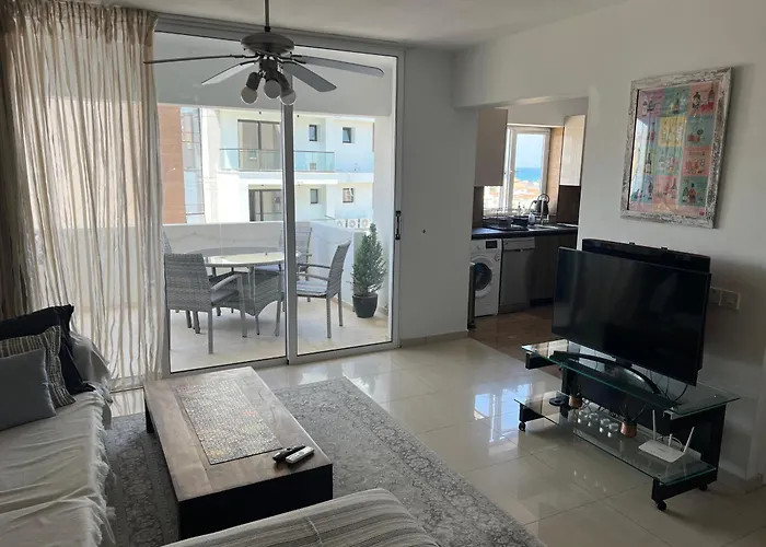 Superb Seaview Flat, Prime Area